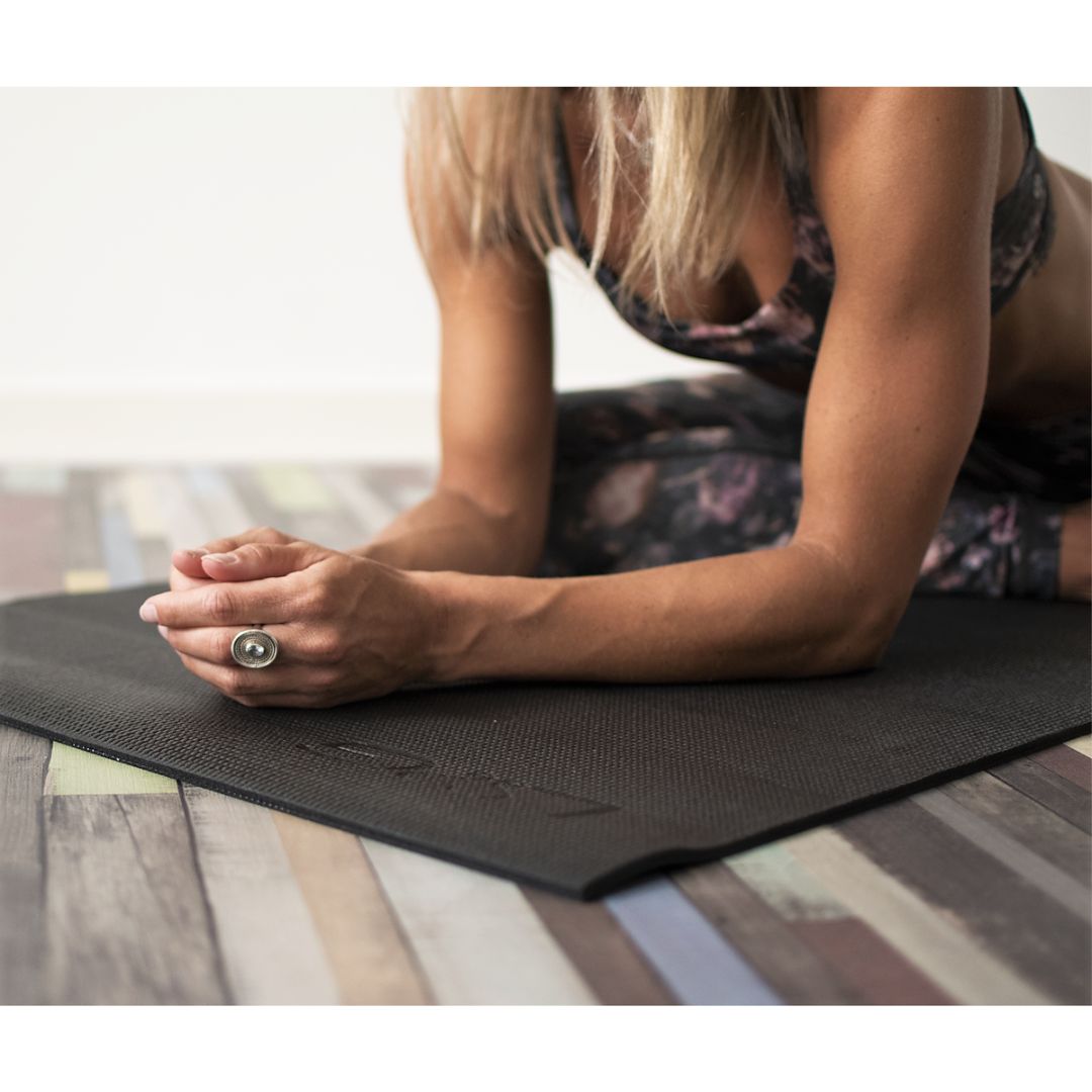 Love Yoga Mat Anti-slip - Zwart| Comfortabel & Duurzaam voor Yoga & Wellness